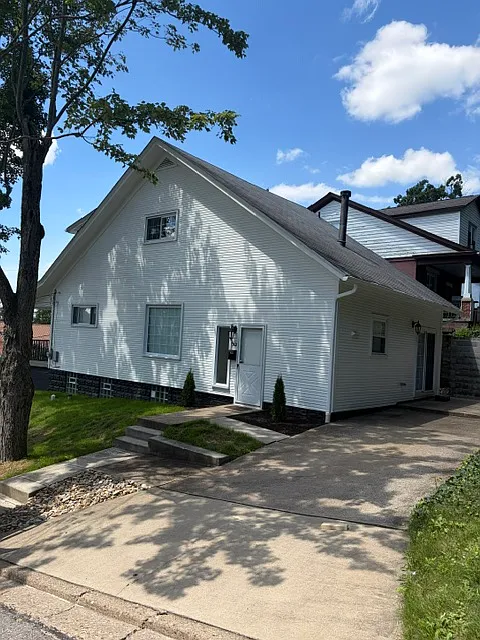 2 bed, $1,350 — Photo 3