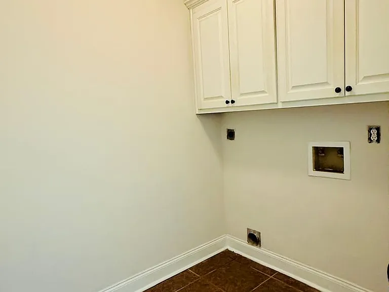 13134 Montrose Dr N — Photo 21