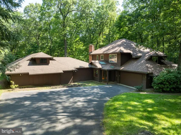 1316 Deerfield Dr, State College, PA 16803