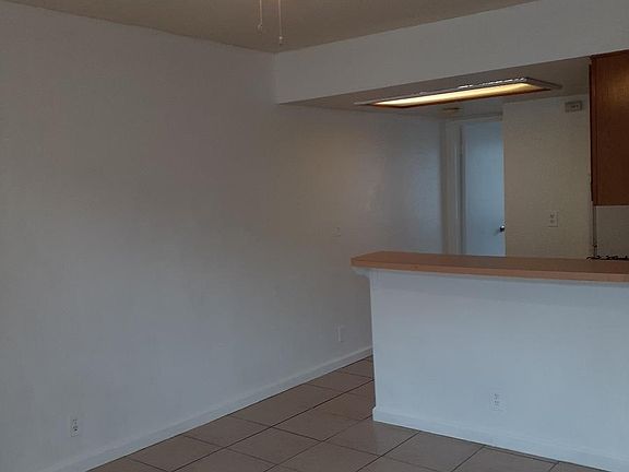 5th image of 4276 36th St APT 8