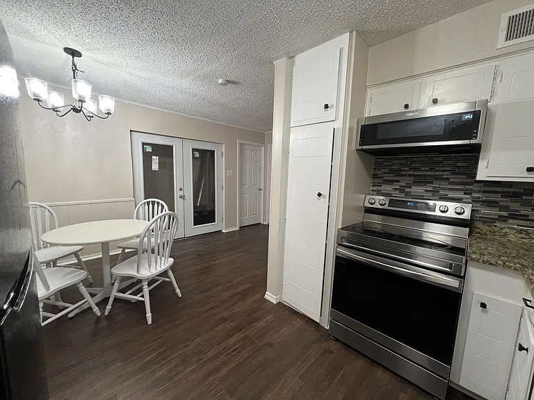 2500 Hollandale Cir #B — Photo 19