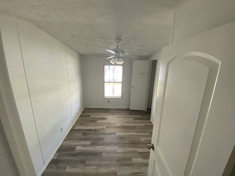 6635 Old Orchard Ave — Photo 2