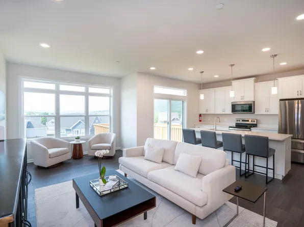551 Brandywine Dr, State College, PA 16801