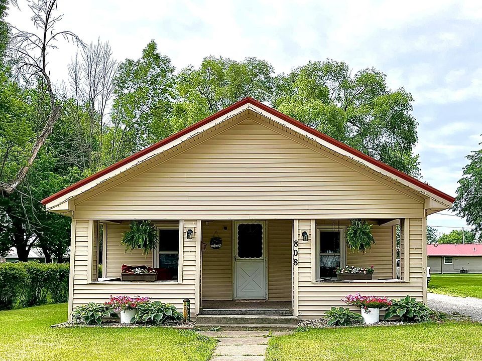 1st image of 808 9th Ave E