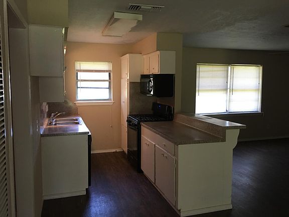 3rd image of 7211 Meadowlark Ln