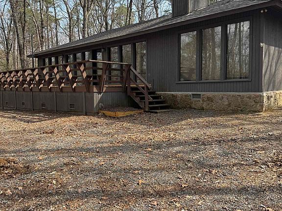 4th image of 2409 Tannenbaum Rd