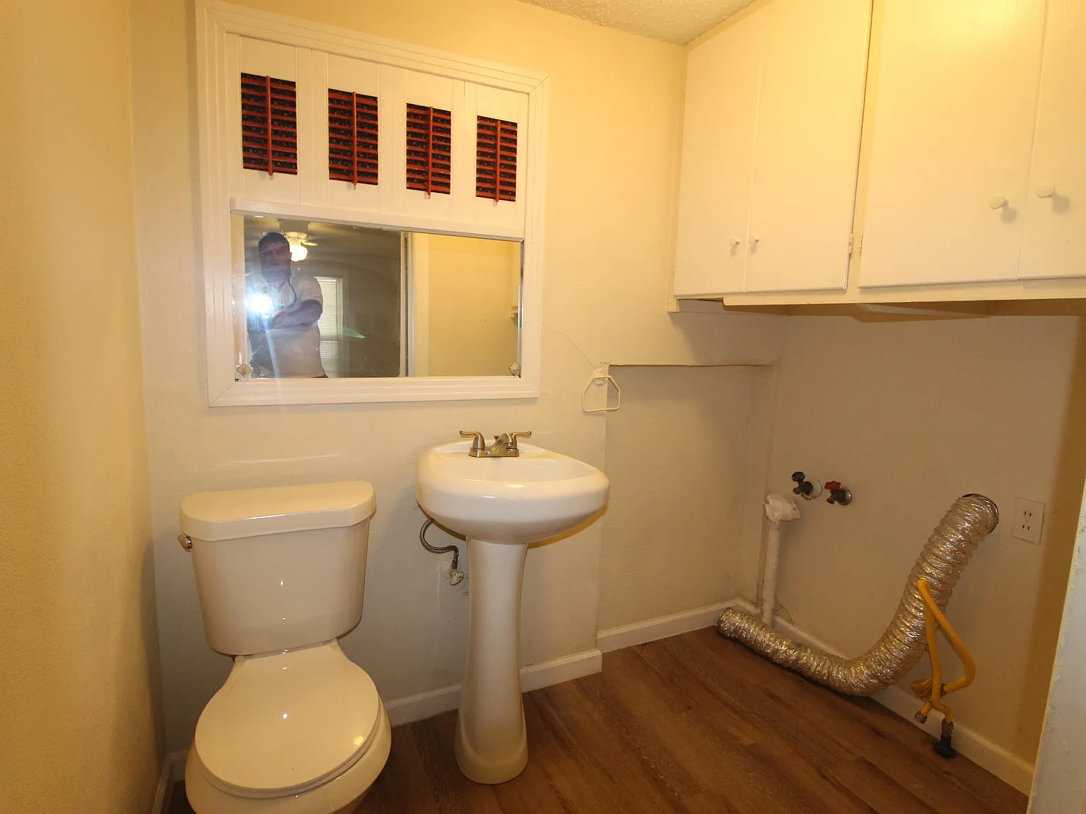 1309 Carol Way - . — Photo 4