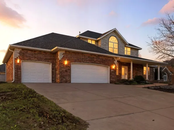 2707 W Highpoint Circle, Ozark, MO 65721