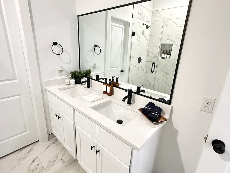 5527 Denmark St #B — Photo 44