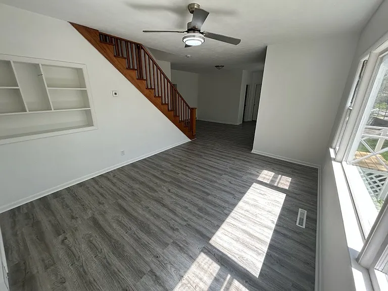 114 W Alexander St — Photo 3