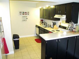 1123 Laura Dr, Champaign, IL 61822