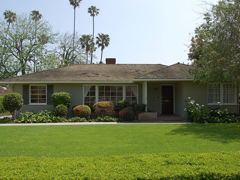Front Yard View