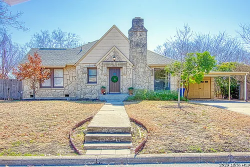 204 Lovera Blvd Photo 1