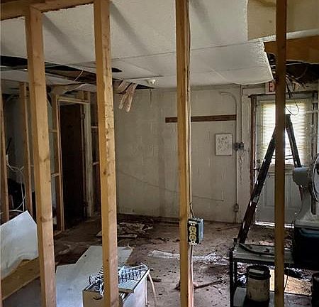 5th image of 247 E Pgh St