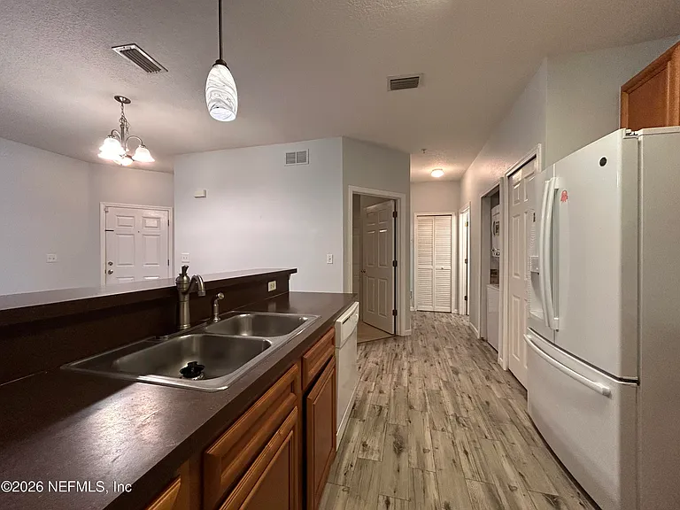 8215 Green Parrot Rd #103 — Photo 9