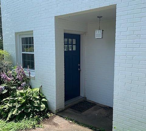 2nd image of 612 Grove Ave