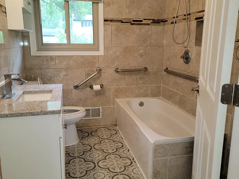 1022 Adams St — Photo 25