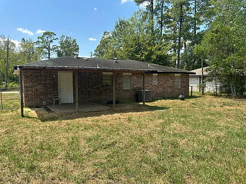 140 Mill St Photo 1