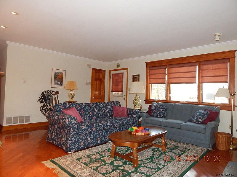 3rd image of 128 SUNNY HILL ACRES Road