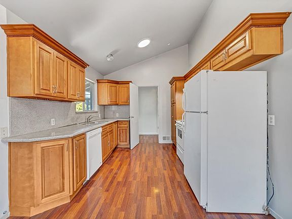 5th image of 6418 Camden Ave