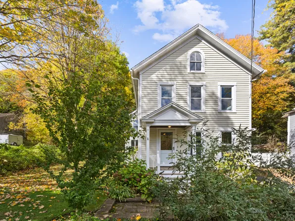 26-27 Dayton Street, Newtown, CT 06482