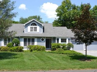 141 Ruxton Rd, Mount Kisco, NY 10549