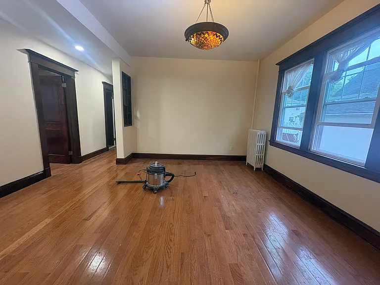 217 Bancroft Ave #1 — Photo 4