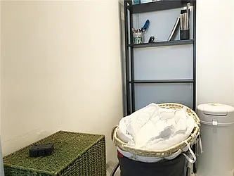 Rented by R New York