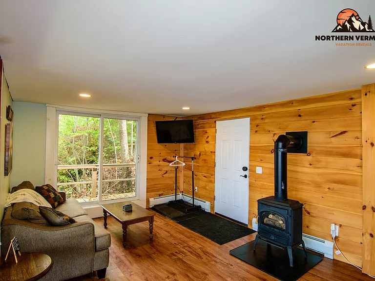 510 Farrant St — Photo 6