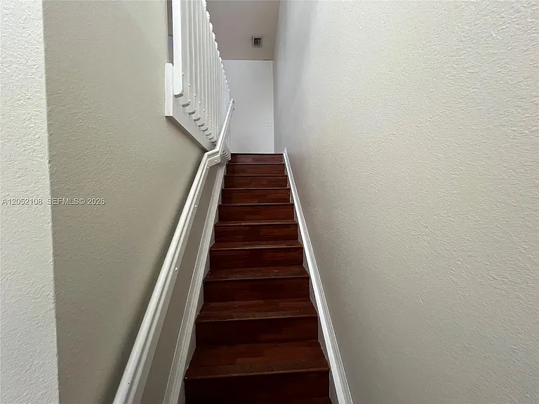 100 SW 15th Ave — Photo 25
