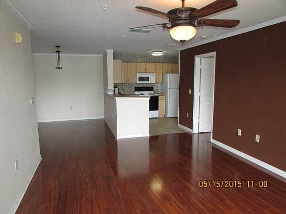 5th image of 940 Village Trl #42
