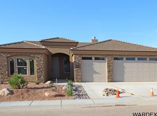 2020 Robert Mitchum Dr, Kingman, AZ 86409