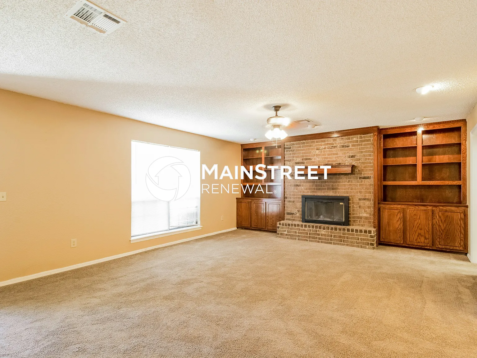 10301 S Fairview Dr — Photo 2