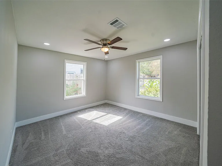 5718 Cherry St — Photo 9