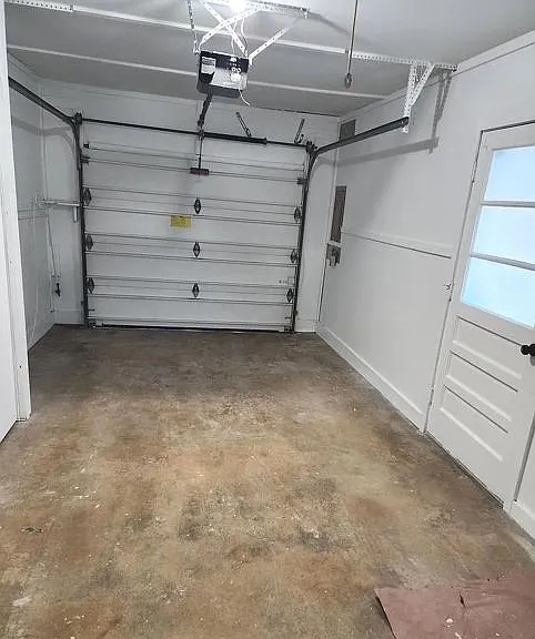 7895 Pavilion Dr — Photo 25