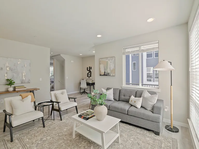 14715 Admiralty Way #B-7 — Photo 20