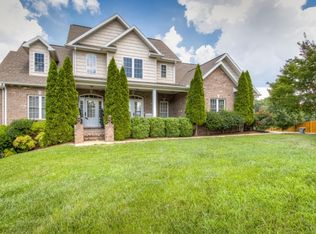 1018 Hackberry Dr, Jonesborough, TN 37659