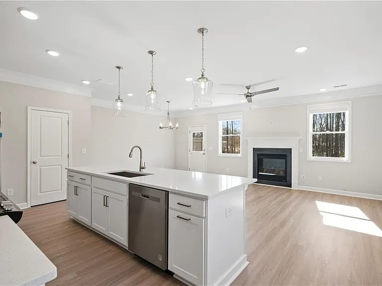 1919 Allagash Ln NW — Photo 7