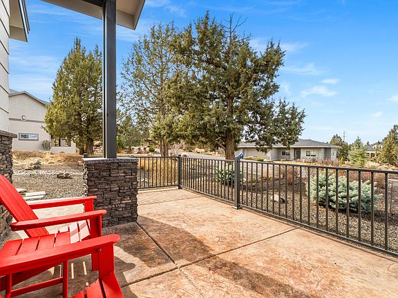 3rd image of 1203 Highland View Loop