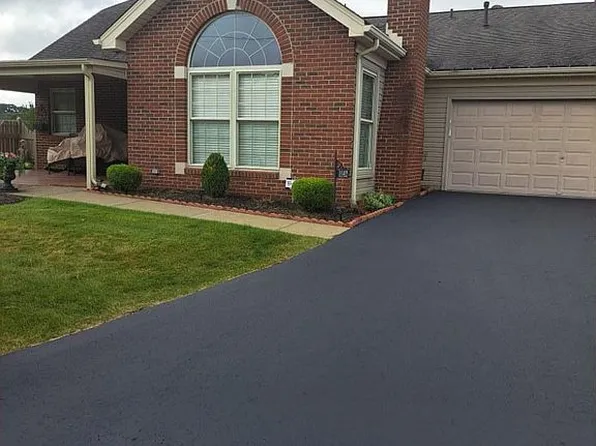 1542 Meerschaum Ln, Coraopolis, PA 15108