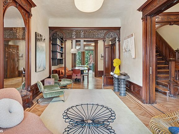 5th image of 386 Stuyvesant Ave #1