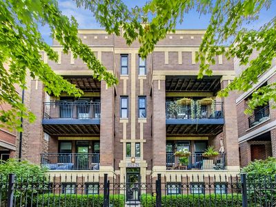 3323 N Seminary Ave #3S, Chicago, IL, 60657