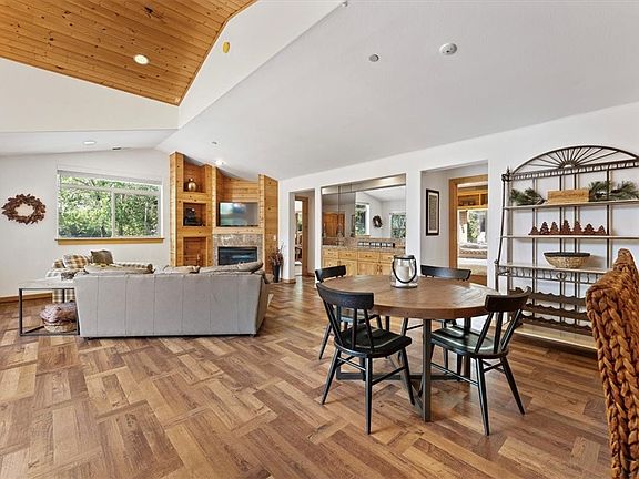 5th image of 4 Calaneva Dr #14