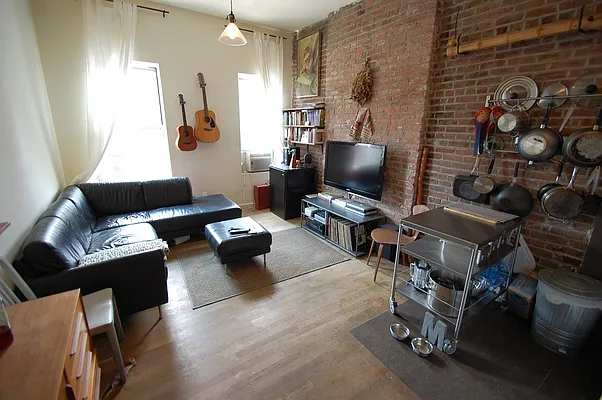 Rented by Bold New York | media 20