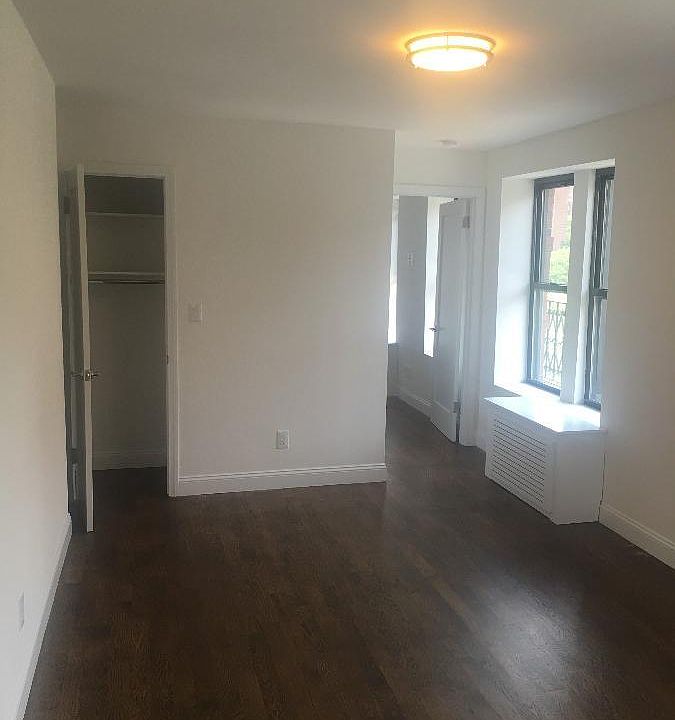 2nd image of 8 W 9th St APT 1
