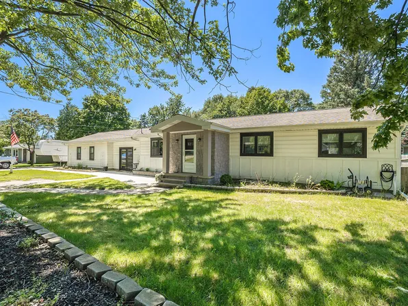 1173 N Ellis St, Ludington, MI 49431