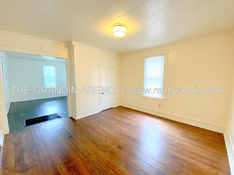 909 13th St SE — Photo 11