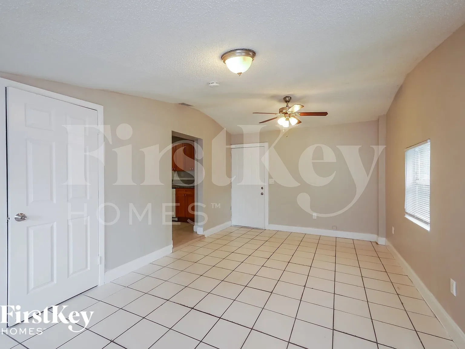 3 bed, 2.0 bath, 1232 sqft, $3,010 — Photo 4
