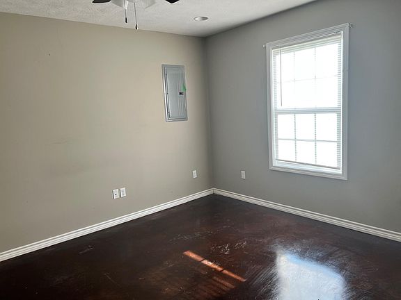 4th image of 2331 Legion St