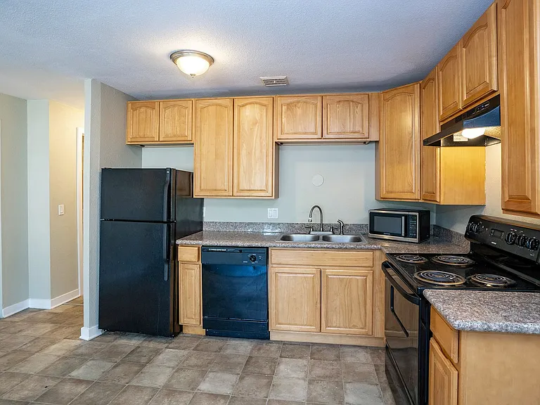 American Lake Townhomes — Photo 35
